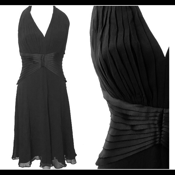 Tadashi Shoji Dresses & Skirts - 🎉Host Pick🎉Tadashi- Halter Neck Silk Dress(Size 8)